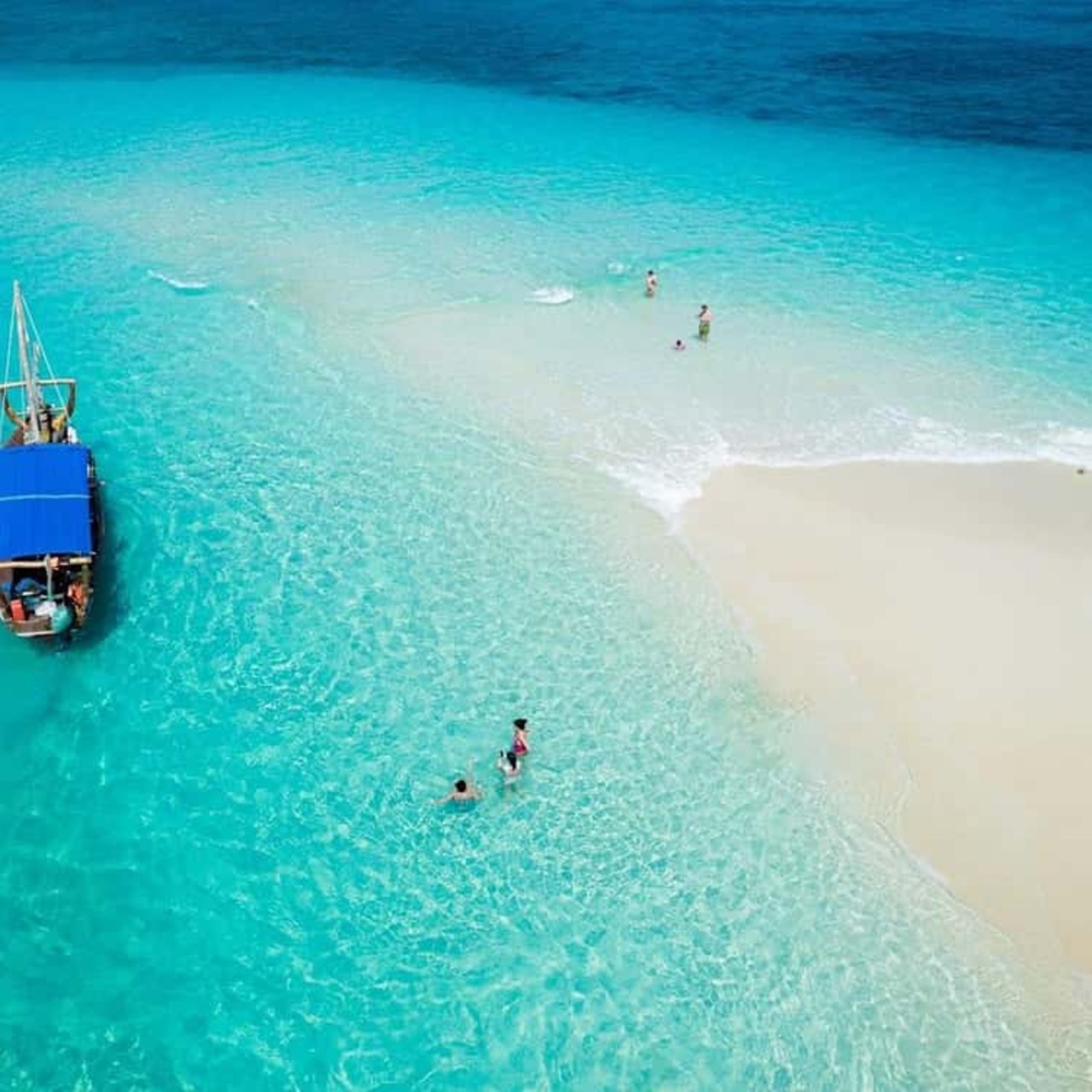 Dhow boat and sandbank